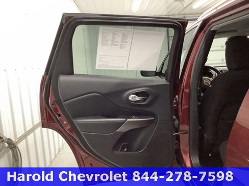 Used 2019 Jeep Cherokee Latitude image 12