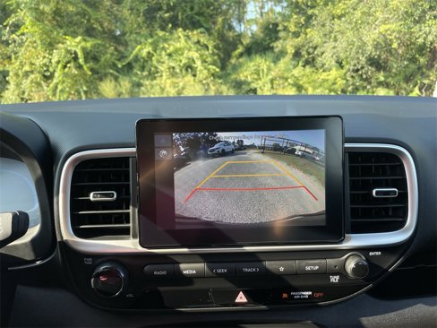 Used 2023 Hyundai Venue SEL image 17
