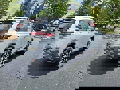Used 2021 Nissan Rogue SV image 25