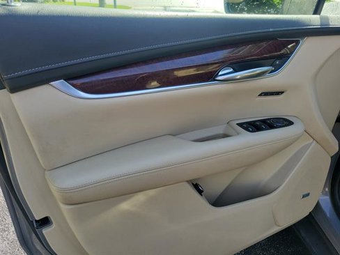 Used 2018 Cadillac XT5 Luxury w/ Driver Awareness Package image 41