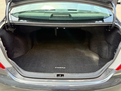 Used 2012 Toyota Camry L image 31