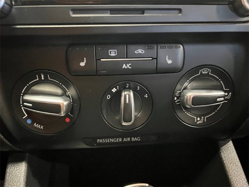 Used 2014 Volkswagen Jetta SE image 28