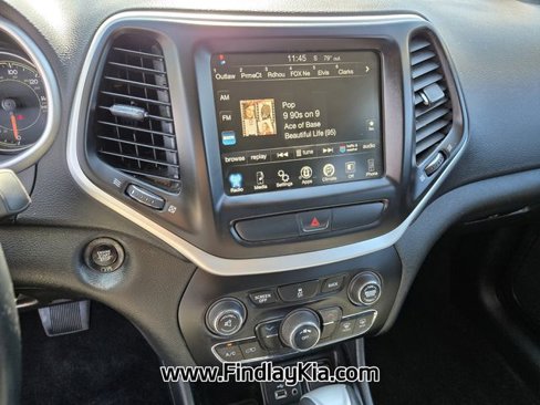 Used 2018 Jeep Cherokee Latitude Plus image 24