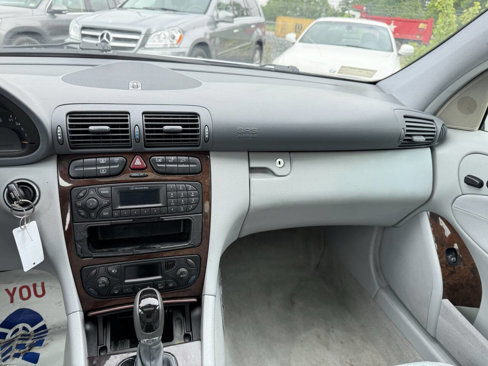 Used 2002 Mercedes-Benz C 320 Sedan image 20