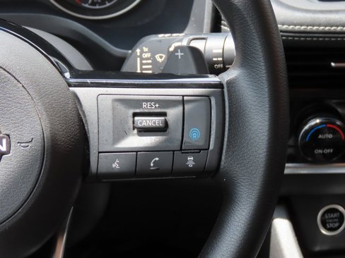 Used 2022 Nissan Rogue SV image 26