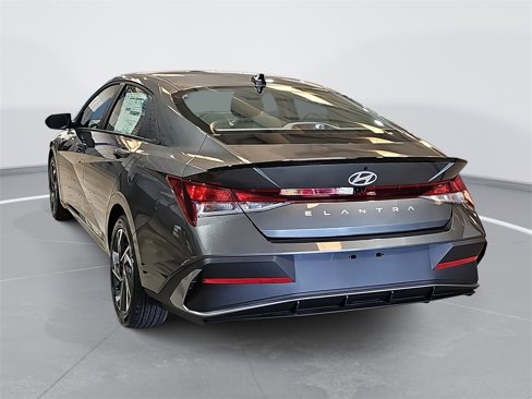 New 2025 Hyundai Elantra Sport image 7
