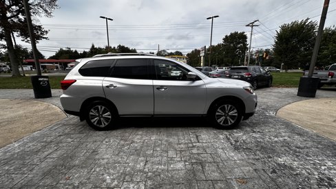 Used 2018 Nissan Pathfinder S image 11