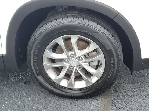 Used 2020 Hyundai Santa Fe SE image 5