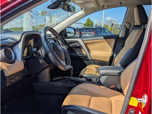 Used 2017 Toyota RAV4 Platinum image 14