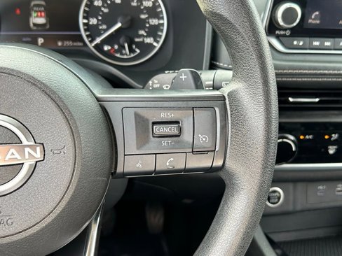 Used 2023 Nissan Rogue S image 39