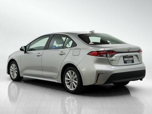 Used 2024 Toyota Corolla LE image 3