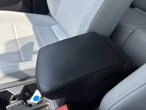 Used 2018 Volkswagen Tiguan SEL w/ 3rd Row Seat Package image 21