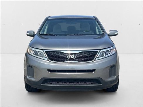 Used 2014 Kia Sorento LX image 2