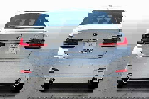 New 2024 BMW 330e w/ Convenience Package image 4