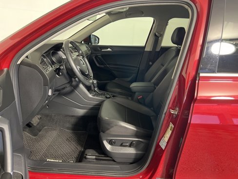 Used 2020 Volkswagen Tiguan SE R-Line image 11