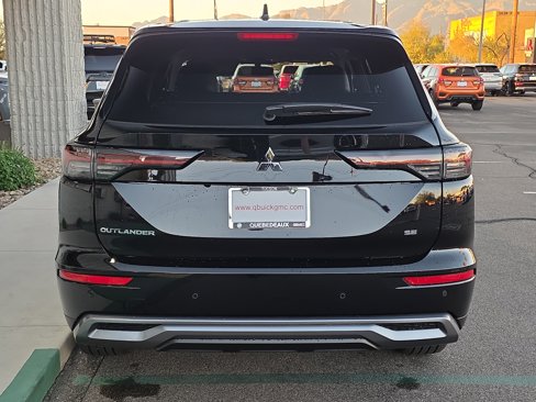 New 2025 Mitsubishi Outlander SE image 3