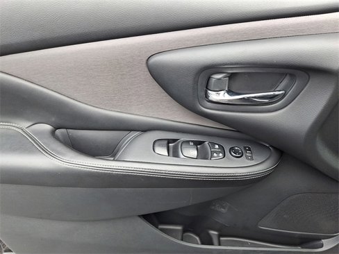 Used 2023 Nissan Murano SV w/ SV Midnight Edition Package image 13