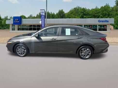Certified 2024 Hyundai Elantra SEL image 12