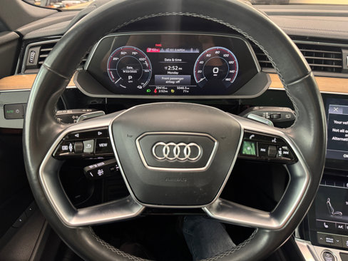 Used 2024 Audi Q8 e-tron Premium image 11