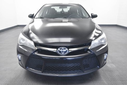 Used 2017 Toyota Camry SE image 2