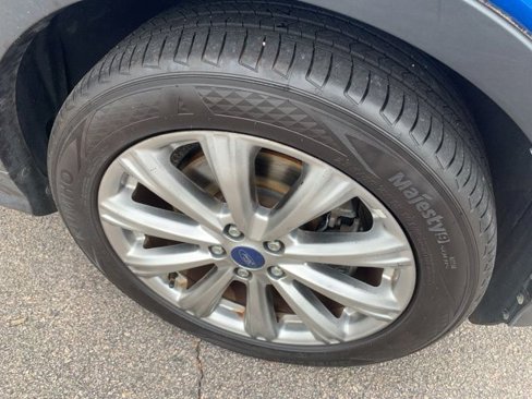 Used 2017 Ford Escape Titanium image 10