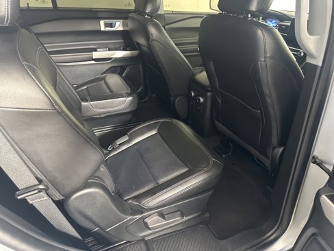 Used 2023 Ford Explorer Limited image 12