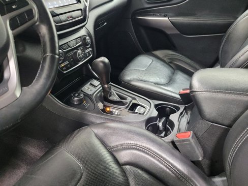Used 2019 Jeep Cherokee Limited image 26
