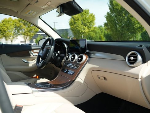Certified 2022 Mercedes-Benz GLC 300 4MATIC w/ Premium Package Lite image 44