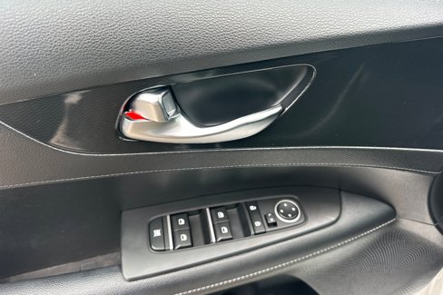Used 2023 Kia Forte GT-Line w/ GT-Line Technology Package image 11