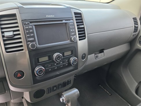 Used 2019 Nissan Frontier SL image 12