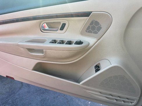 Used 2008 Volkswagen Eos Lux image 5
