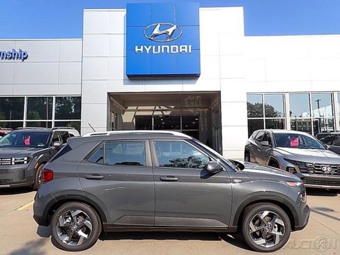New 2025 Hyundai Venue SEL image 21