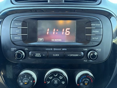 Used 2016 Kia Soul ! image 9