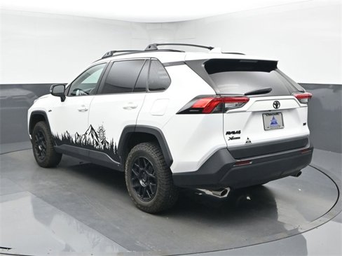 Used 2022 Toyota RAV4 XLE image 6