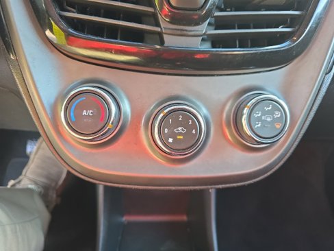 Used 2020 Chevrolet Spark LT image 19