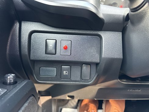 Used 2022 Toyota Tacoma SR image 24