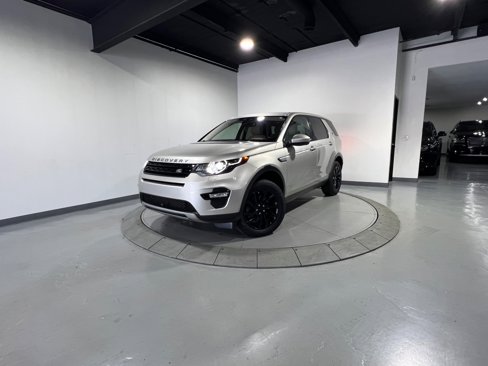 Used 2017 Land Rover Discovery Sport HSE image 2