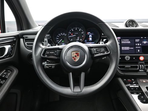 Used 2025 Porsche Macan image 20
