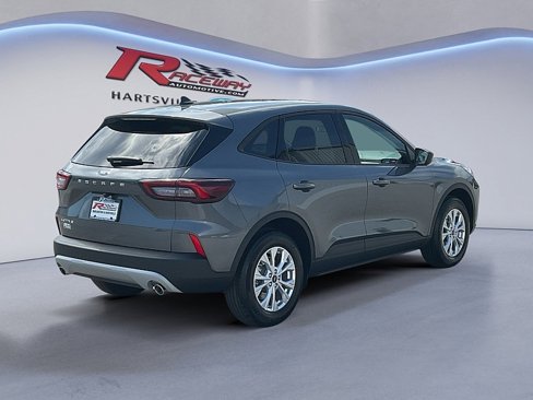 New 2025 Ford Escape Active image 4
