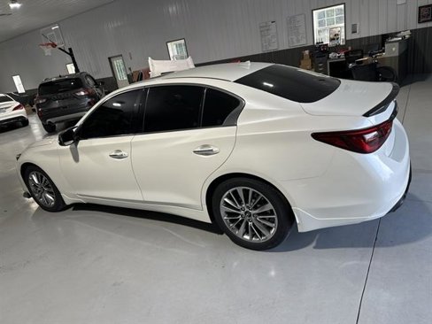 Used 2018 INFINITI Q50 Luxe w/ All Weather Package (L93) image 5