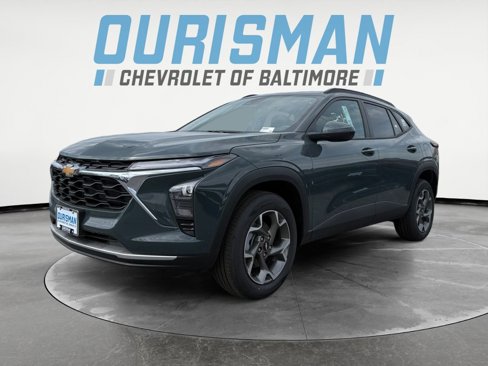 New 2025 Chevrolet Trax LT image 2