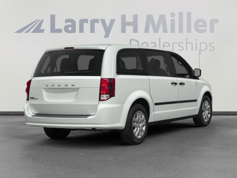 Used 2019 Dodge Grand Caravan SXT image 2