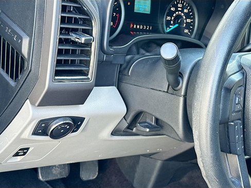 Used 2017 Ford F150 XLT image 10