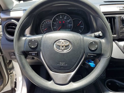 Used 2016 Toyota RAV4 LE image 19