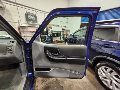 Used 2011 Ford Ranger XLT image 11