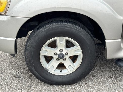 Used 2005 Ford Explorer Sport Trac XLT image 18