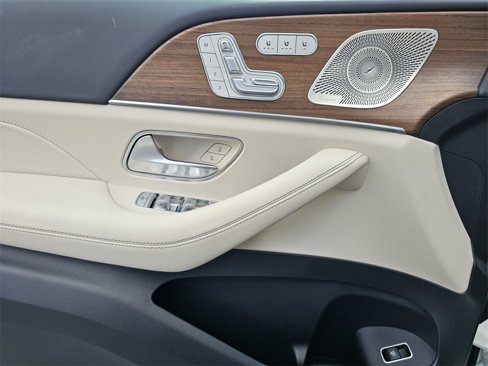 New 2025 Mercedes-Benz GLS 450 4MATIC image 16
