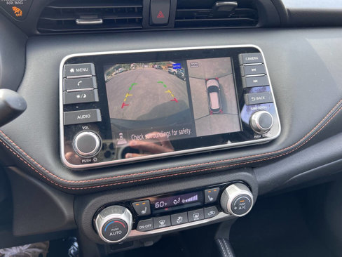 Used 2019 Nissan Kicks SR image 17