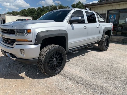 Used 2017 Chevrolet Silverado 1500 LT w/ LT Convenience Package image 3