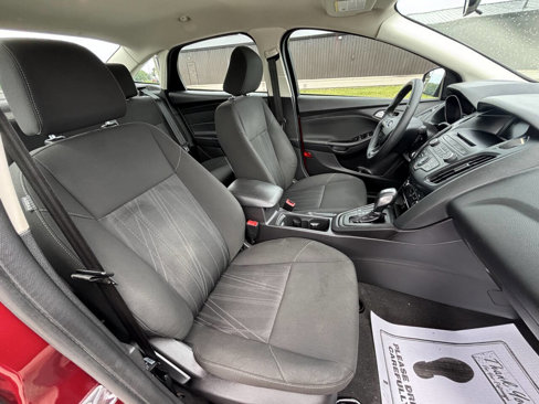 Used 2015 Ford Focus SE w/ Reverse Sensing Package image 6